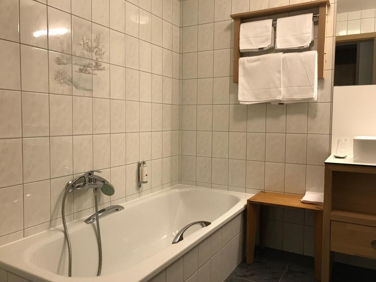 B&B La Romance Du Lac Robertville Bagian luar foto